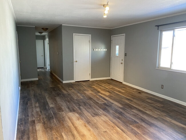 Building Photo - 1008 Beech Ave