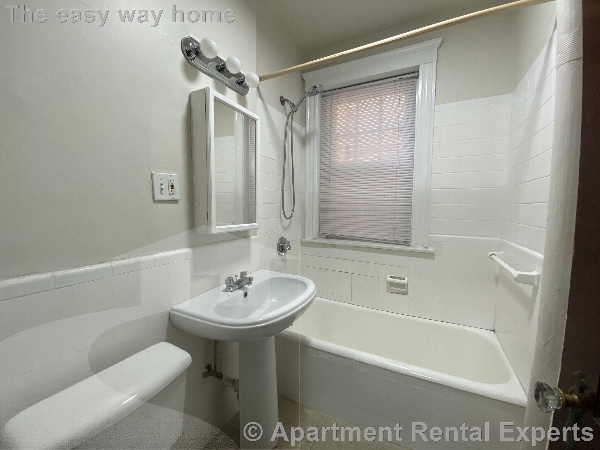 Building Photo - 28 Langdon St