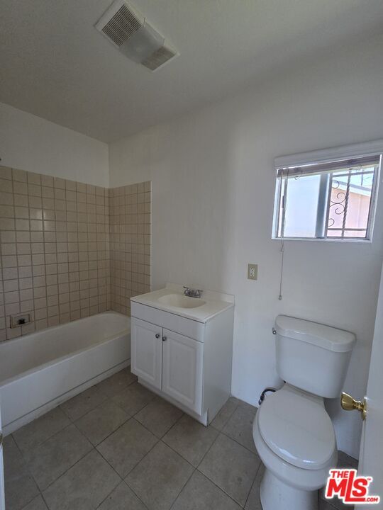 Building Photo - 1216 W 77th St