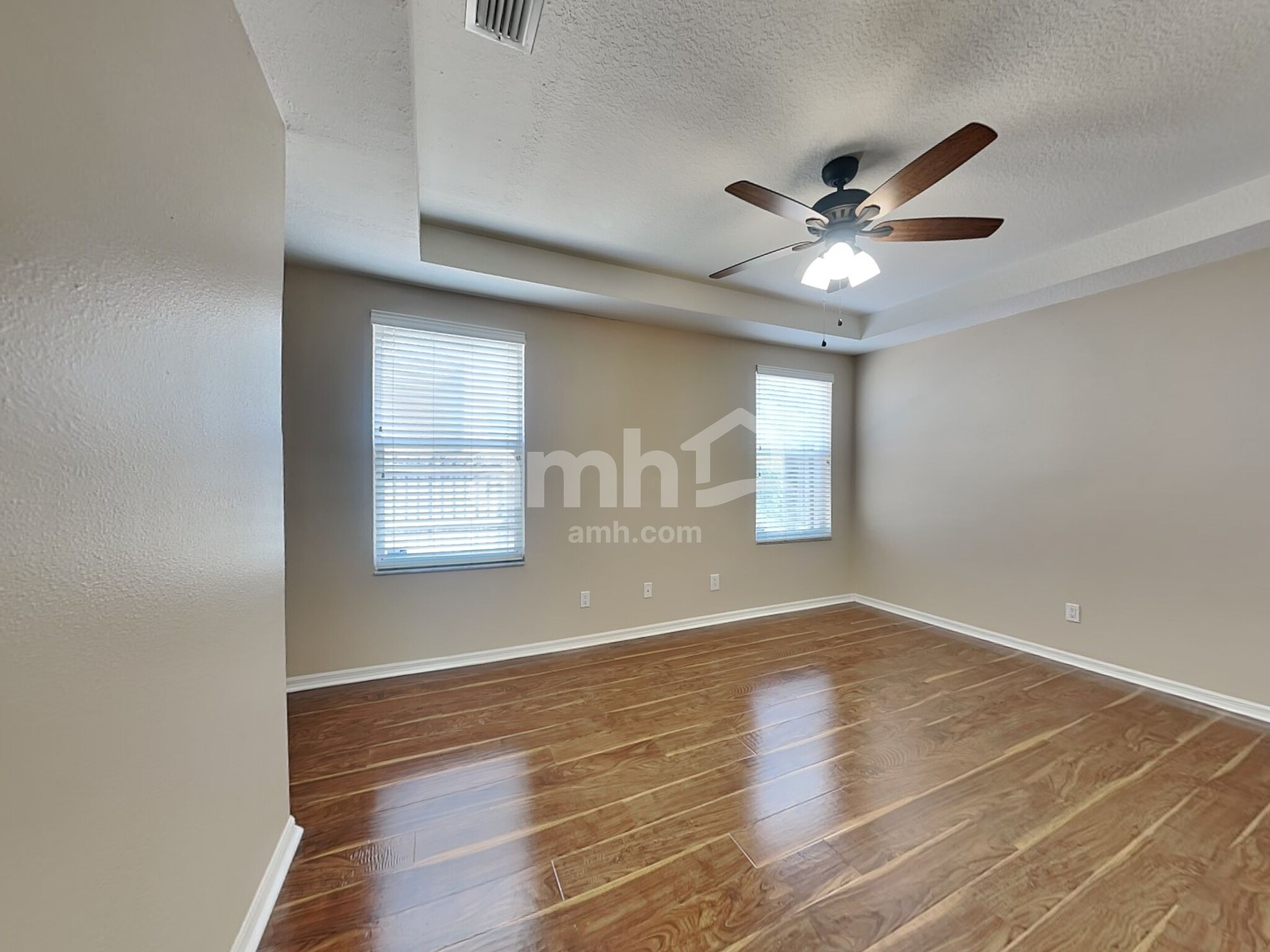 Building Photo - 9615 Laurel Ledge Dr