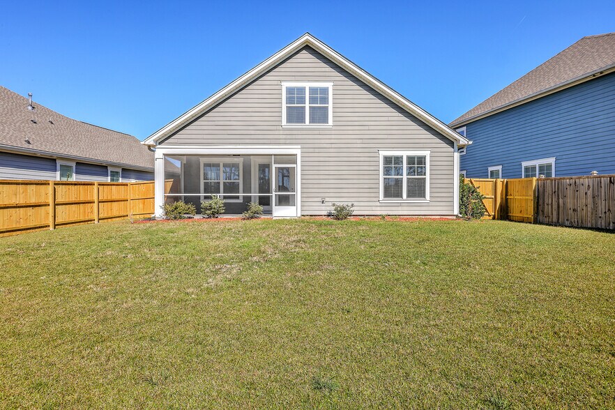 Fully Fenced In Back Yard - 316 Long Pier St