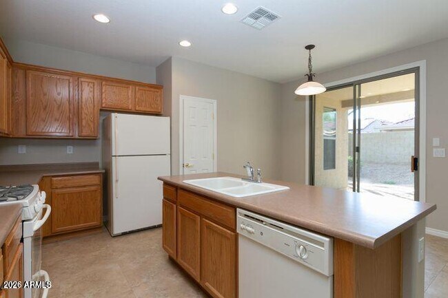 Building Photo - 2106 W Hemingway Ct