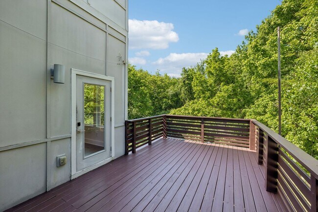 Building Photo - Secret Oasis in East Nashville - FOR LEASE