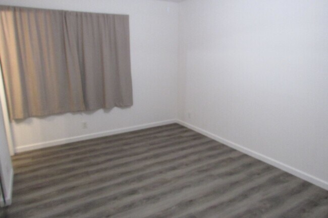 Building Photo - Updated 3 Bed, 2 Bath Home Close to Dublin HS