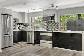 Building Photo - 3375 SW 29th Terrace