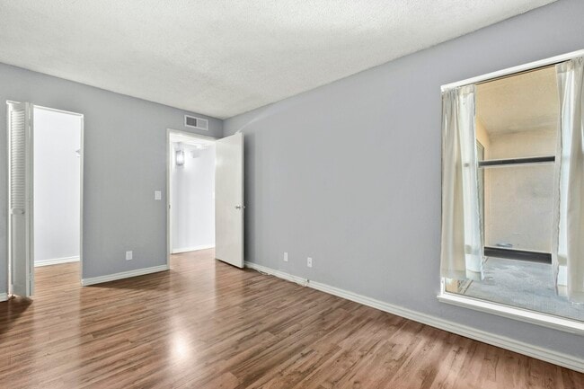 Building Photo - 300 N Civic Dr