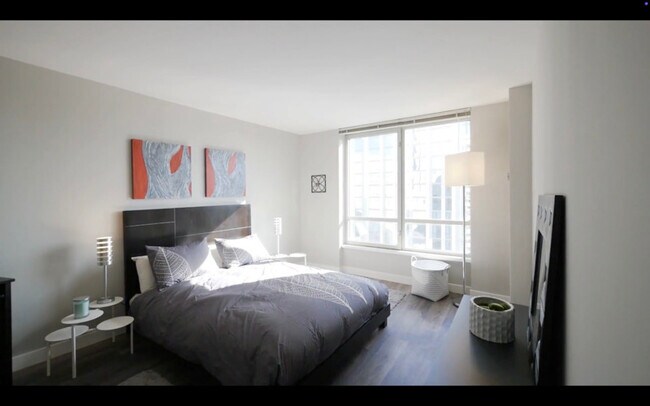 Building Photo - 40 E Delaware Pl