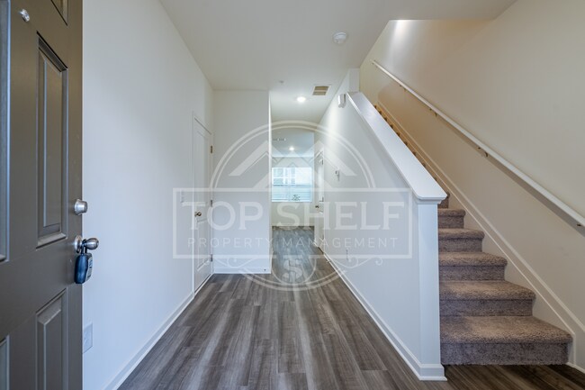 Building Photo - 2010 Ayla Dr