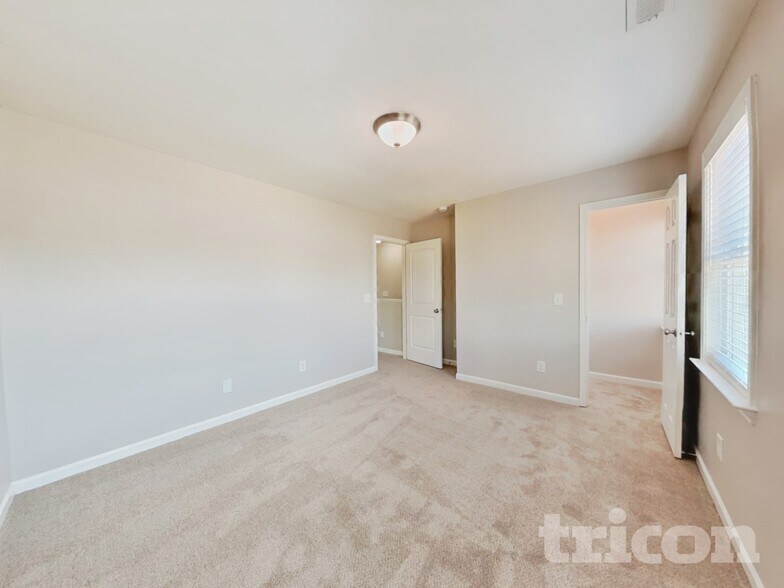 Building Photo - 175 Gray Ghost St