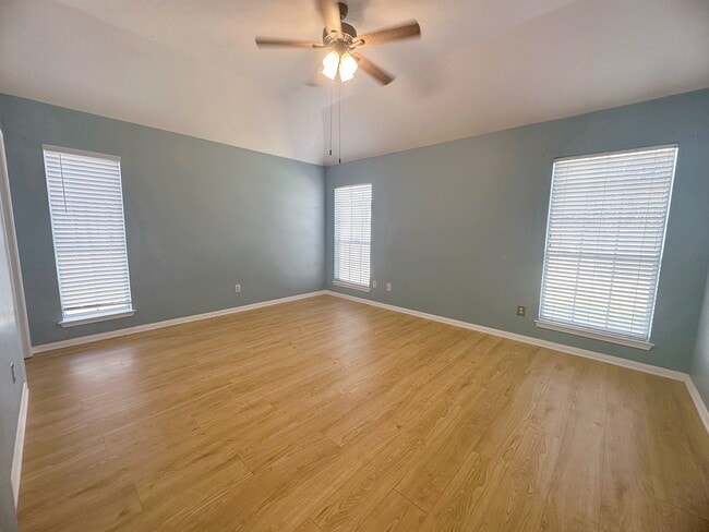 Building Photo - 7830 Blue Bonnet St