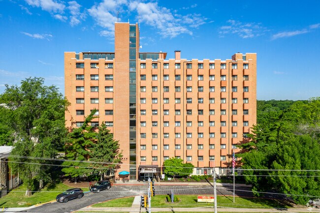 Building Photo - The View at 62nd
