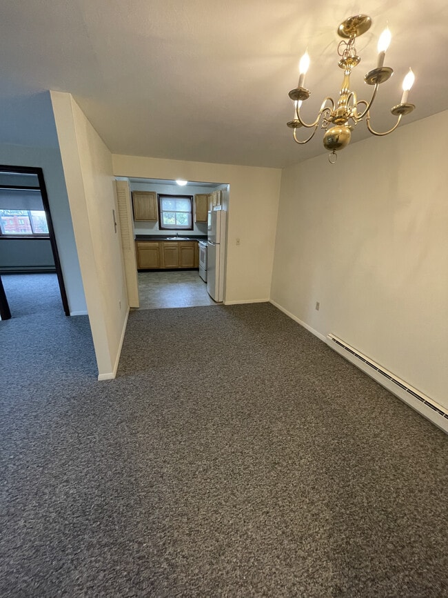 Building Photo - Hilltop Garden Apartments