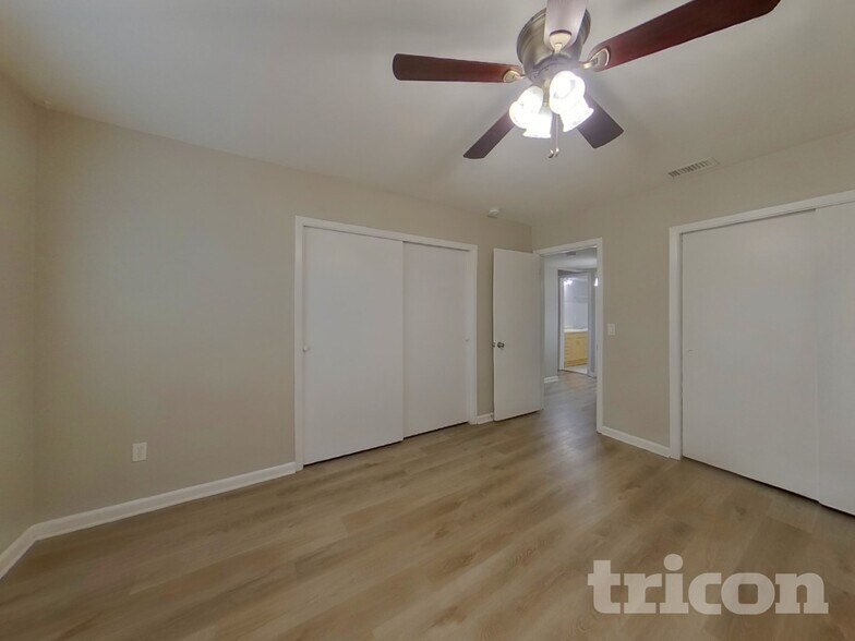 Building Photo - 2020 Magnolia Dr