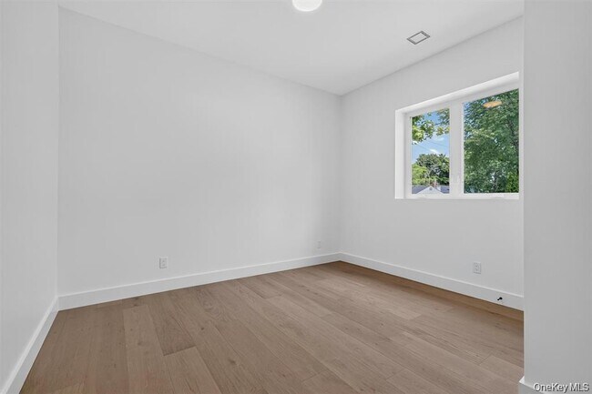 Building Photo - 117 Orchard St