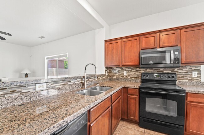 Building Photo - 734 W Fruit Tree Ln