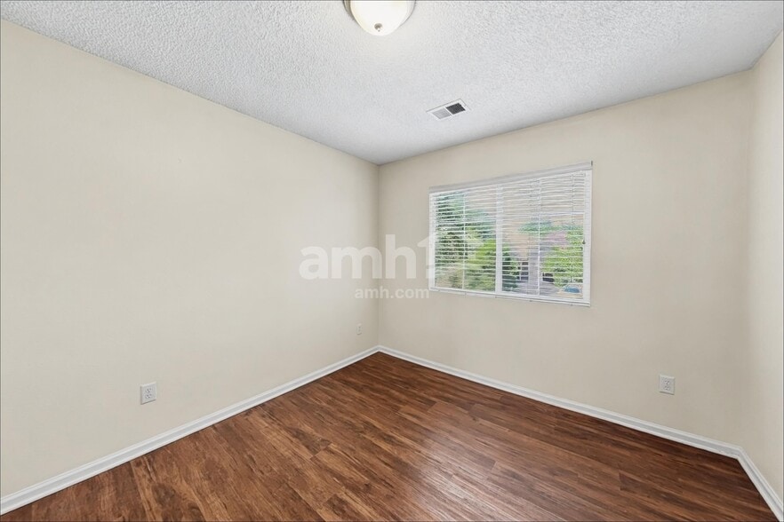 Building Photo - 5046 Pelican St