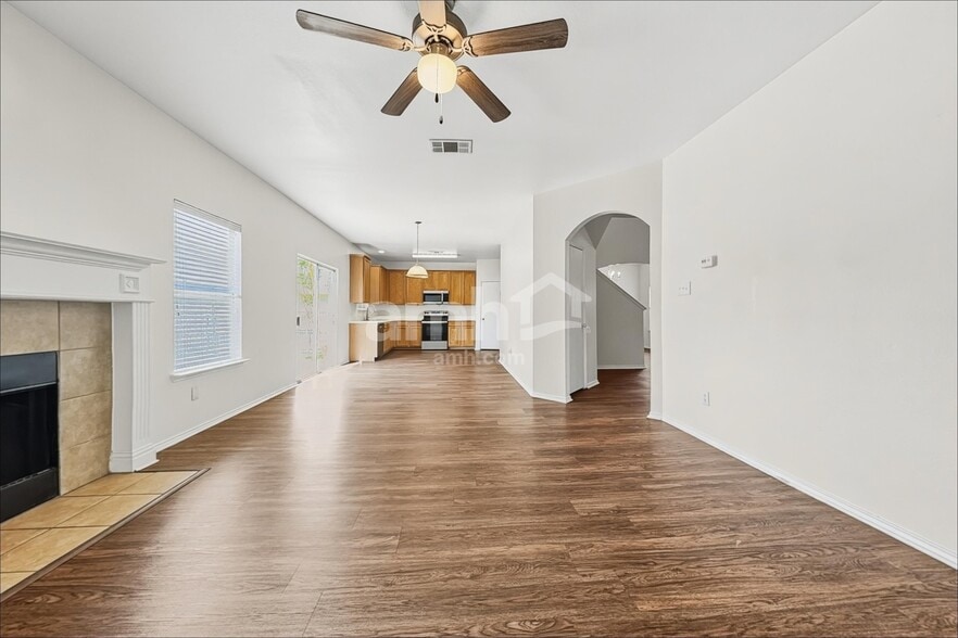 Building Photo - 4000 Hidden Meadow Ct