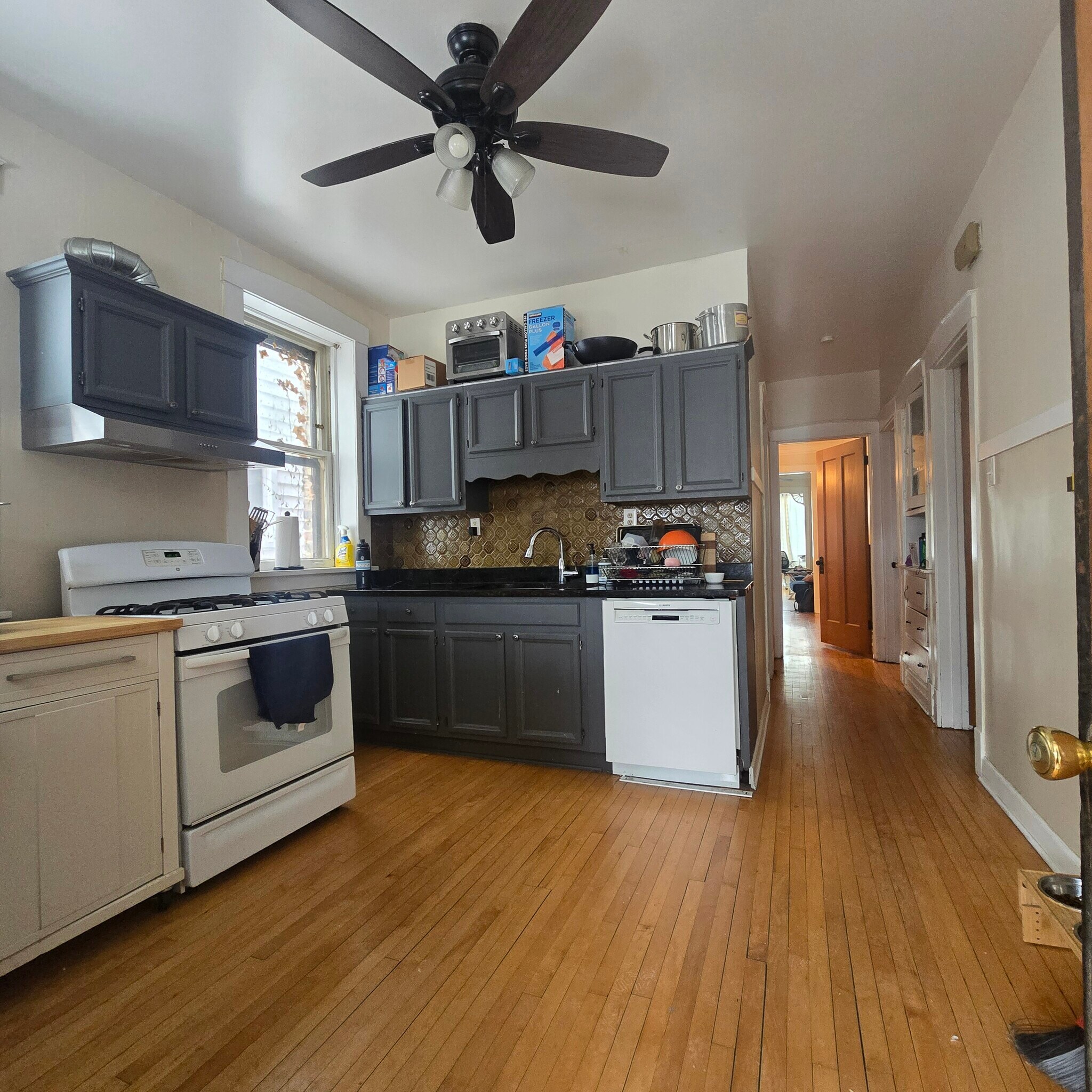 Building Photo - 4037 N Long Ave