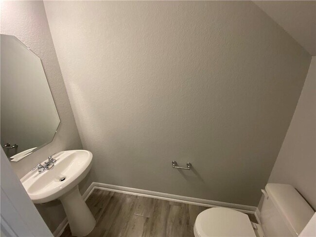 Building Photo - 2216 Limestone Lake Dr