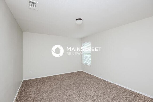 Building Photo - 4 Bedroom Pet-Friendly Home in Burleson, T...
