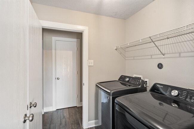 Building Photo - 3427 W Rainmill Dr