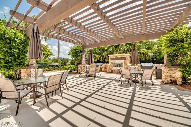Building Photo - 12763 Fairington Way