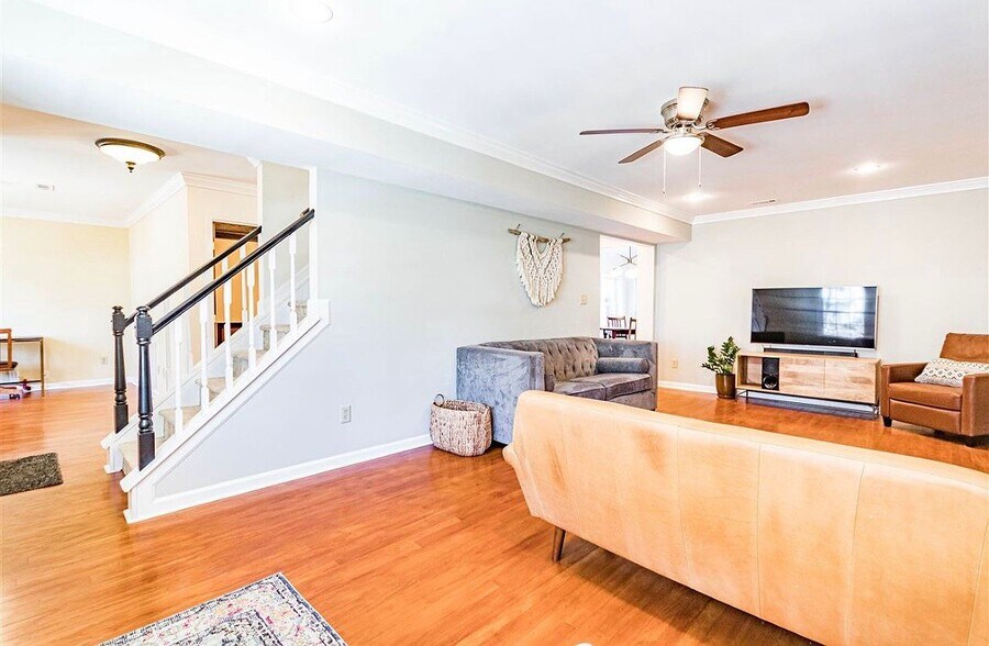 Building Photo - 6504 Hammersmith Dr