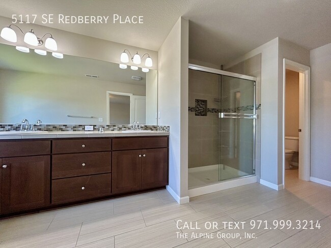 Building Photo - 5117 SE Redberry Pl