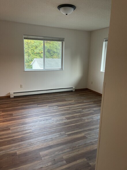 Master Bedroom - 10514 Gull Point Rd