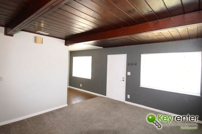 Building Photo - 419 Chaparral Way