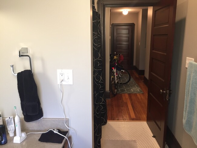 Bathroom: looking into hallway - 4248 Manchester Ave