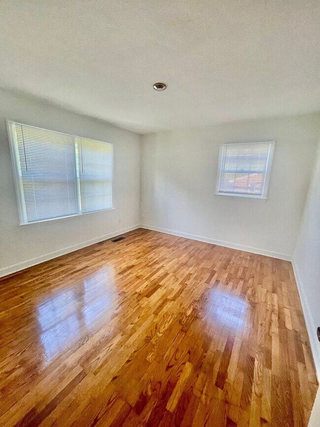 Building Photo - Newly renovated  3 bedroom 1 bath brick ranch home sitting on a large lot and on a quiet street i...