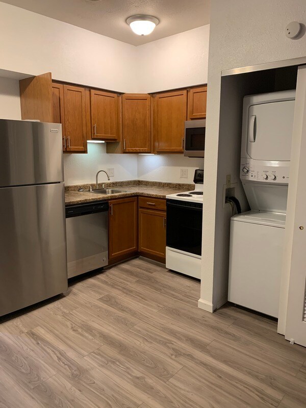 Building Photo - 110 W 3rd St