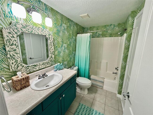 Building Photo - 5080 Fairways Cir