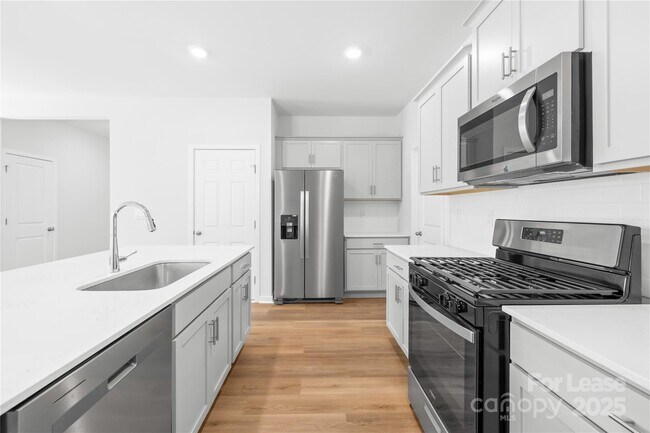 Building Photo - 3526 Cramer Crk Dr