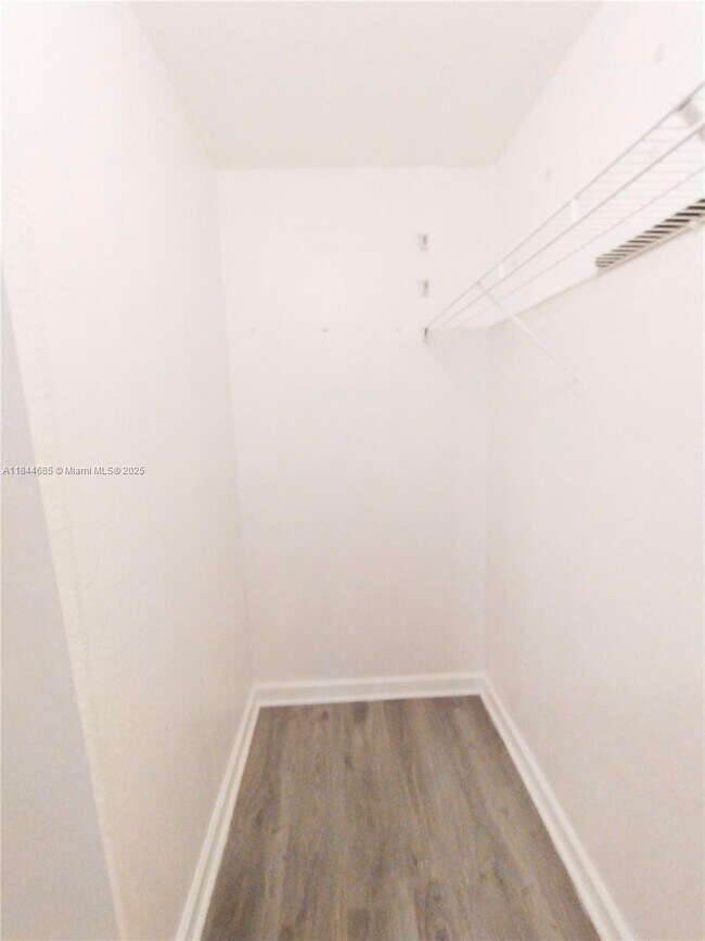 Building Photo - 3802 Shoma Dr