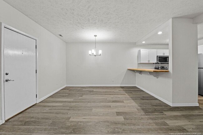 Building Photo - 1865 Tryon Dr