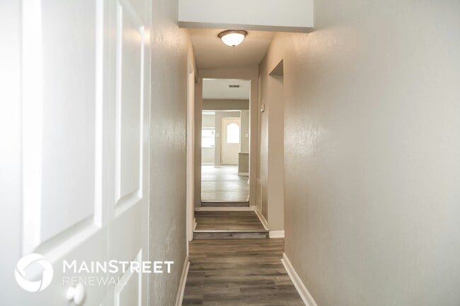 Building Photo - 212 Grant Dr