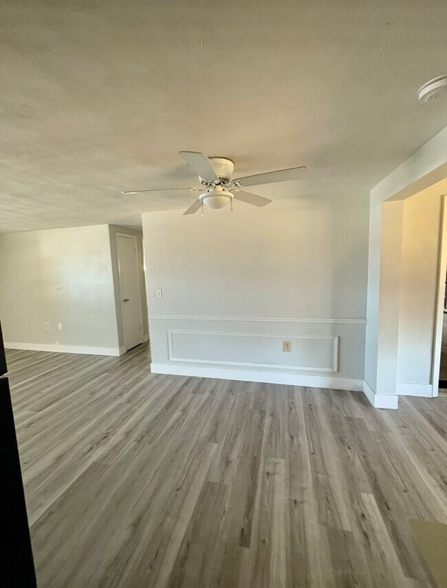 Building Photo - 3606 Blackhawk Dr