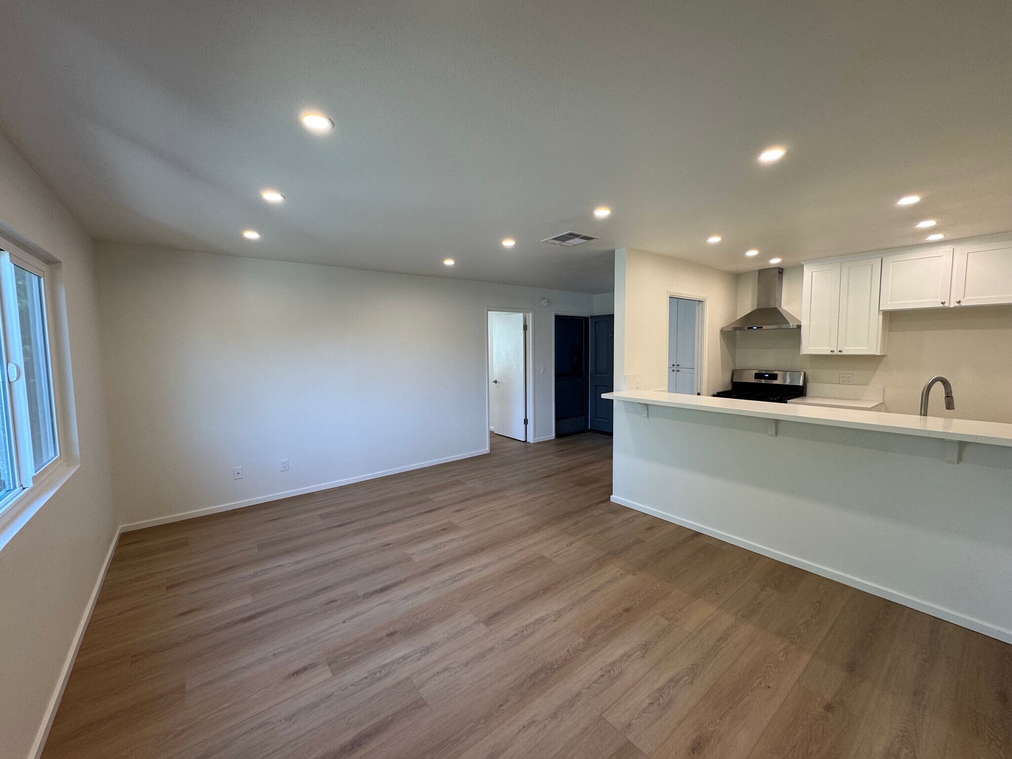 Building Photo - 517 Geneva St