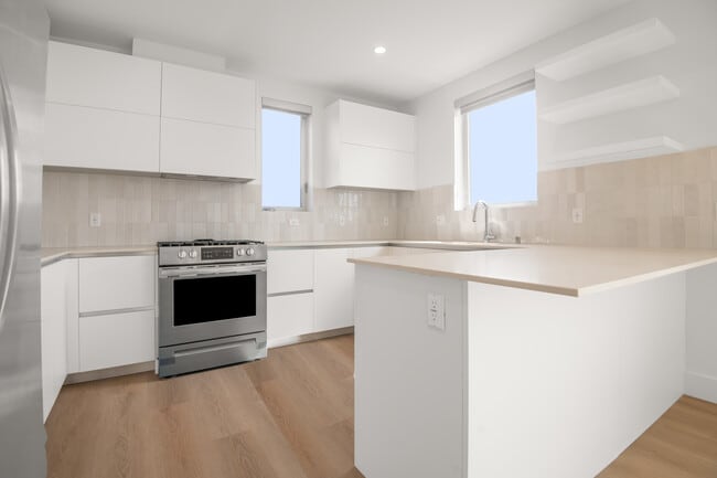 Building Photo - 4418 S Slauson Ave