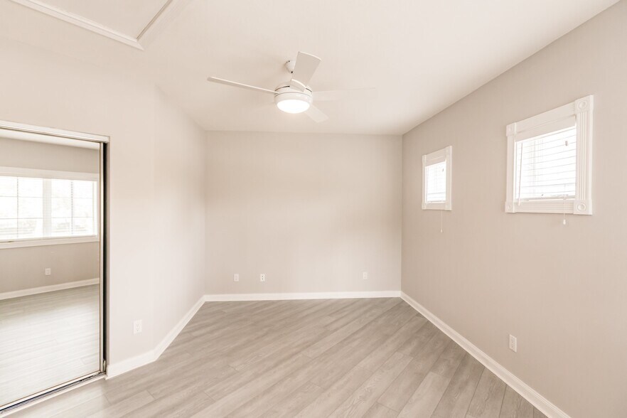 Building Photo - 3150 Village Walk Cir