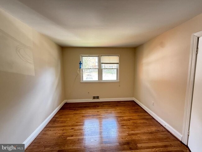 Building Photo - 14386 Berkshire Dr