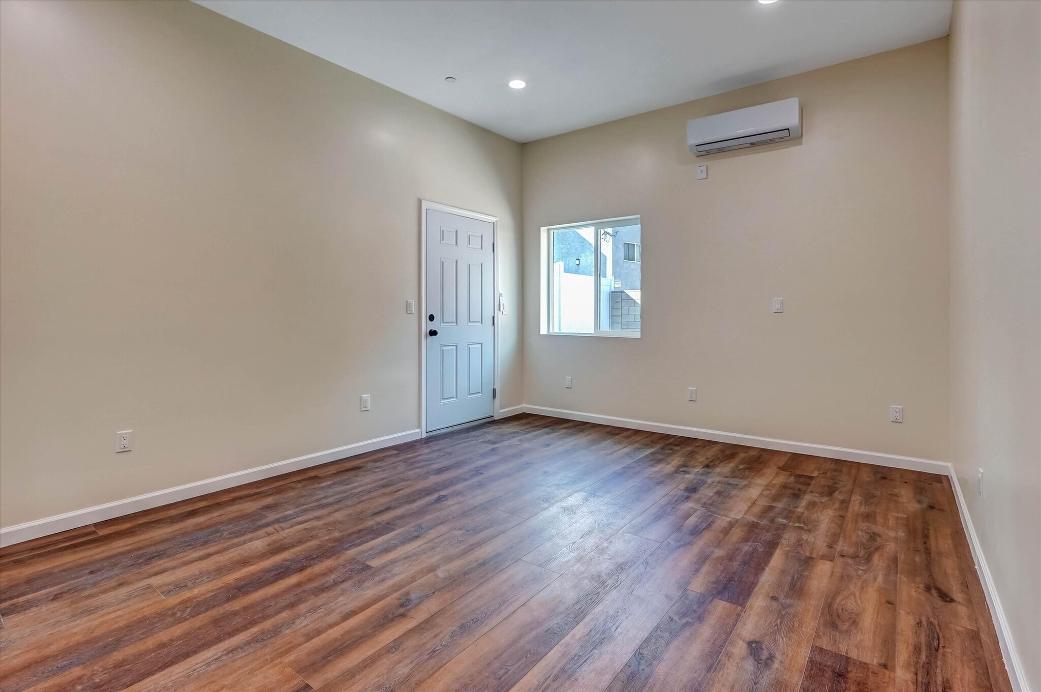 Building Photo - 17095 Kingsbury St