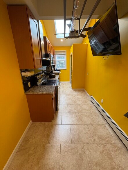 Building Photo - 132 Oakfield Ave