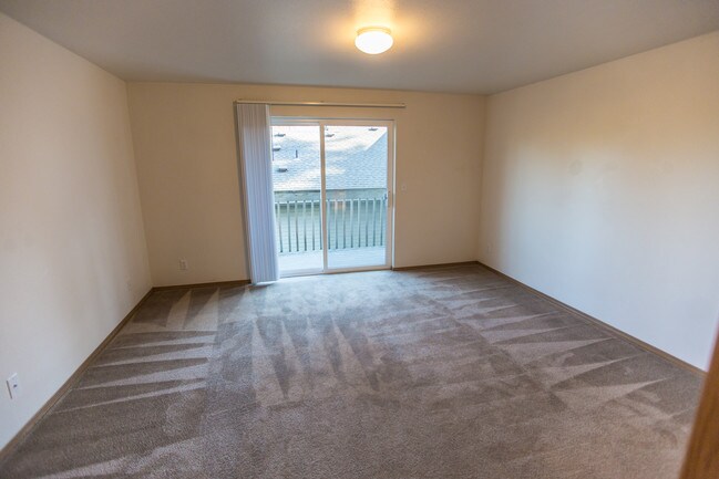 Building Photo - 3328 Argyle Dr S