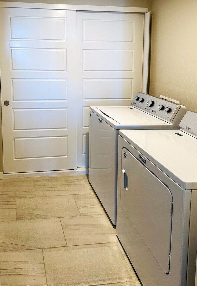 Building Photo - TRAILS AT WESTCREEK - 3bd 2ba condo with 1-car garage!