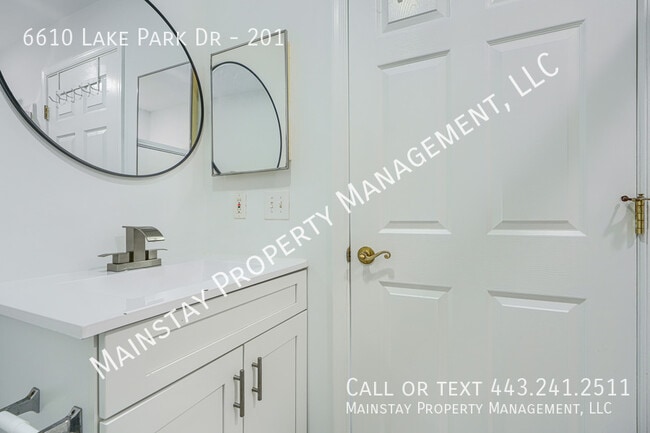 Building Photo - 6610 Lake Park Dr