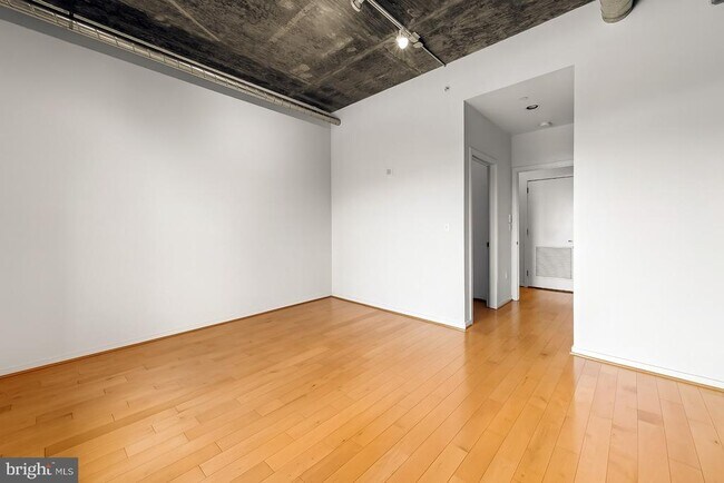 Building Photo - 1200 Steuart St