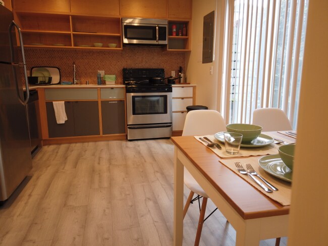 Building Photo - 1605 South Main St